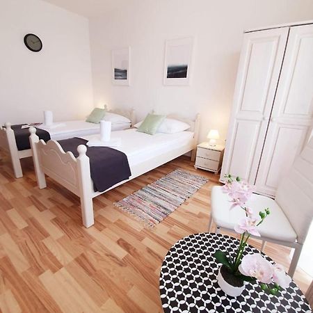 Hotel Roko Kastela Bagian luar foto