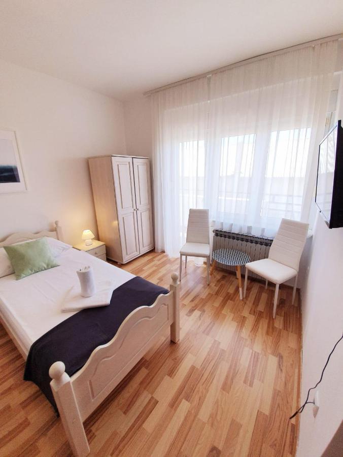 Hotel Roko Kastela Bagian luar foto