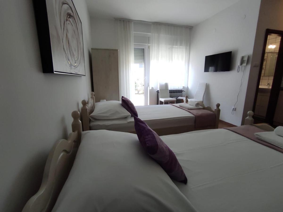 Hotel Roko Kastela Bagian luar foto